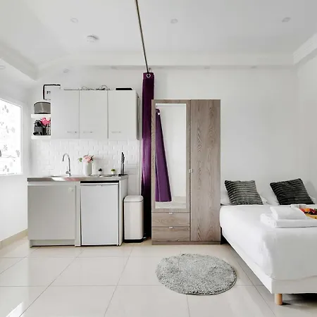 Charming For 2 - Near Voltaire & 11th Arr Town Hall, * Parigi
