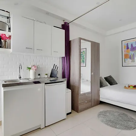 Charming For 2 - Near Voltaire & 11th Arr Town Hall, Appartamento